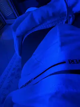 Snapshot of lovesme1212 chatting on 09-13-25, 12:27 lovesme1212 online show from 09-13-25, 12:27