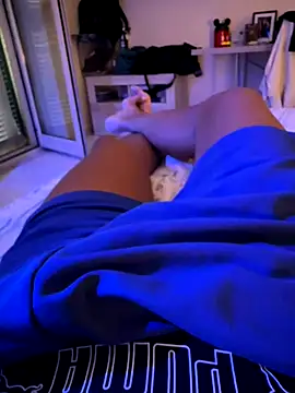 Snapshot of lovesme1212 chatting on 09-15-25, 01:55 lovesme1212 online show from 09-15-25, 01:55