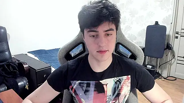 Knuckles17 online show from 02-10-26, 01:10