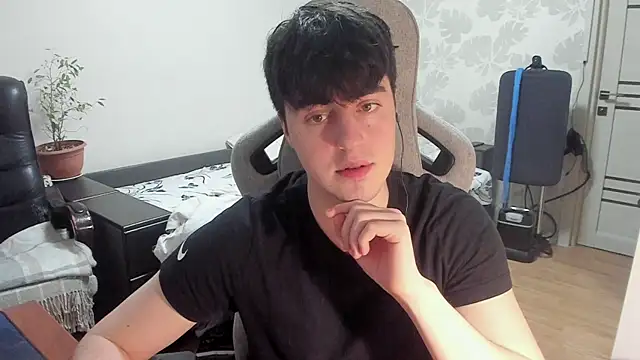 Knuckles17 online show from 12-21-25, 05:09