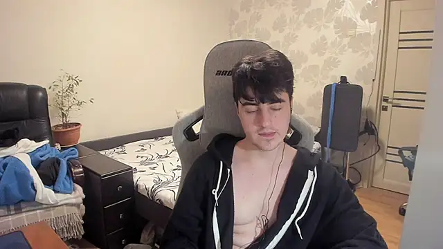 Knuckles17 online show from 12-16-25, 01:54