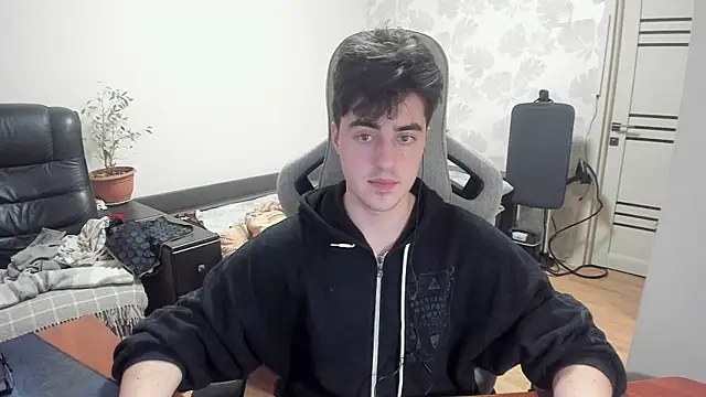 Knuckles17 online show from 12-05-25, 01:49