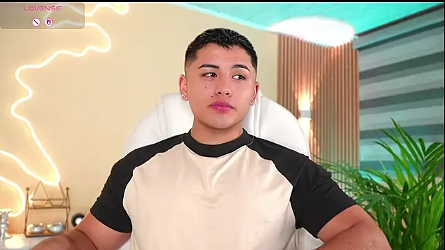 Snapshot of MatiasKorn chatting on 09-17-25, 06:48 MatiasKorn online show from 09-17-25, 06:48