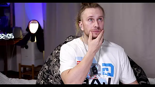 rusbigpaul online show from 12-18-25, 06:01