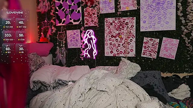 Snapshot of BlueCherryy chatting on 10-16-25, 07:22 BlueCherryy online show from 10-16-25, 07:22