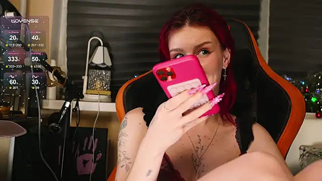 Snapshot of BlueCherryy chatting on 12-18-25, 11:47 BlueCherryy online show from 12-18-25, 11:47