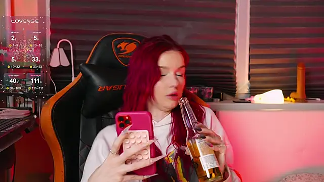 Snapshot of BlueCherryy chatting on 10-13-25, 05:58 BlueCherryy online show from 10-13-25, 05:58