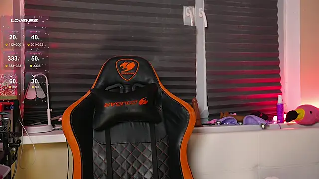 Snapshot of BlueCherryy chatting on 10-14-25, 05:35 BlueCherryy online show from 10-14-25, 05:35