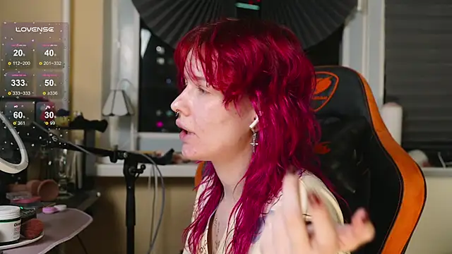 Snapshot of BlueCherryy chatting on 11-16-25, 04:23 BlueCherryy online show from 11-16-25, 04:23