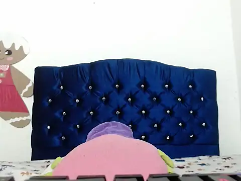 69liamilk69 online show from 10-18-25, 04:25