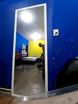 Snapshot of ElmaCannon chatting on 10-22-25, 12:10 ElmaCannon online show from 10-22-25, 12:10