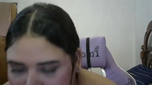 Snapshot of antonellasex1998 chatting on 10-24-25, 03:27 antonellasex1998 online show from 10-24-25, 03:27