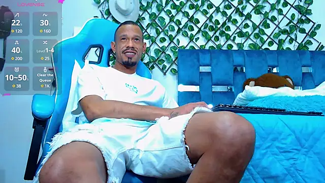Snapshot of black_latin23cm chatting on 02-16-25, 12:19 black latin23cm online show from 02-16-25, 12:19