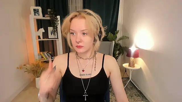 cyber whore  online show from 05-05-26, 10:46