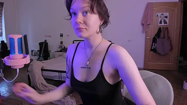 Snapshot of cyber_whore_ chatting on 10-14-25, 11:55 cyber whore online show from 10-14-25, 11:55
