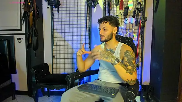 Twisted Fantasy online show from 11-08-25, 05:22