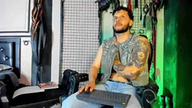 Twisted Fantasy online show from 03-03-26, 05:58