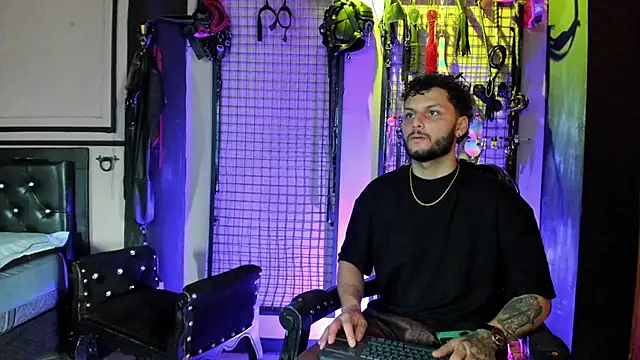 Twisted Fantasy online show from 12-03-25, 06:18