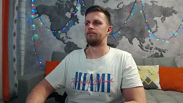 Snapshot of VikingChrisss chatting on 12-21-24, 10:06 VikingChrisss online show from 12-21-24, 10:06