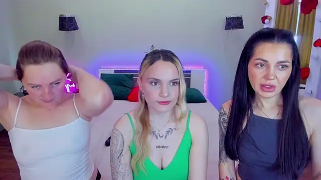 Snapshot of MagicEyess chatting on 05-17-26, 07:30 MagicEyess online show from 05-17-26, 07:30
