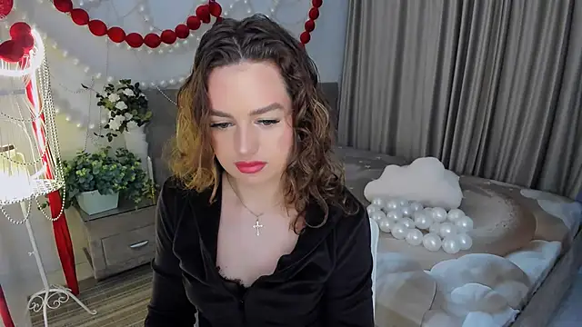 MiracleCurly online show from 04-19-26, 03:07