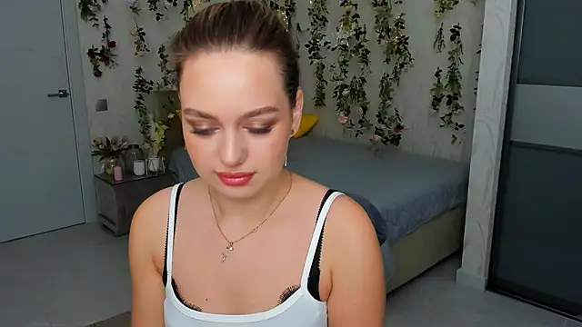 MiracleCurly online show from 09-28-25, 04:08