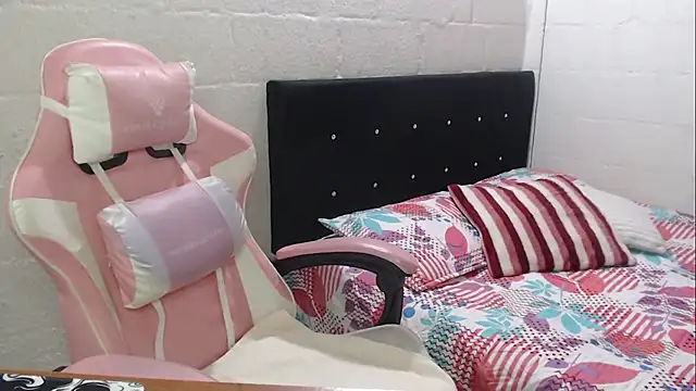 jade04 roberts online show from 10-02-25, 09:51