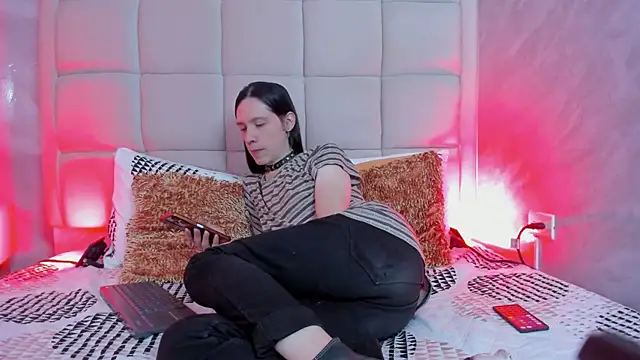 Hecatee 77 online show from 02-17-26, 07:55