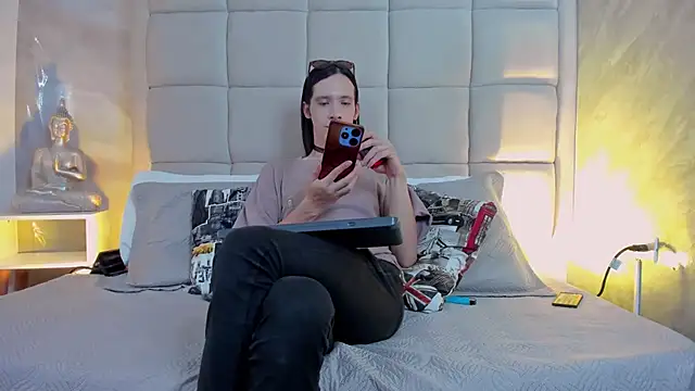 Hecatee 77 online show from 10-28-25, 07:57