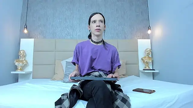 Hecatee 77 online show from 03-05-26, 07:43