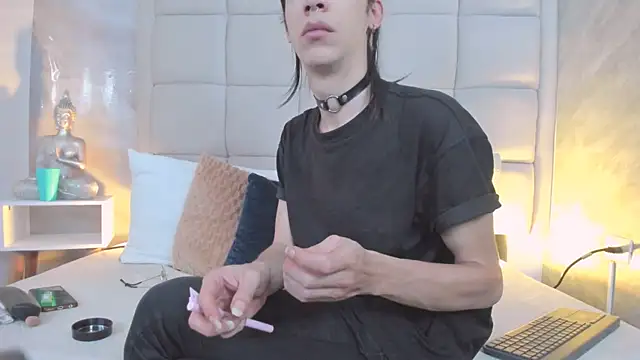 Hecatee 77 online show from 09-15-25, 08:31