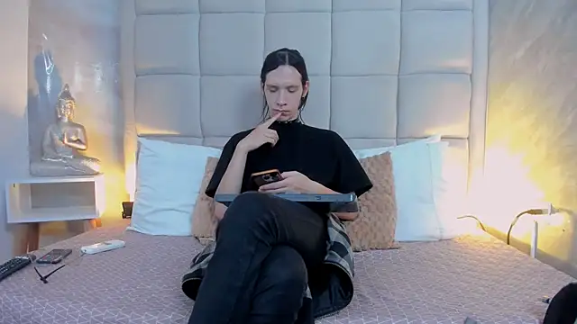 Hecatee 77 online show from 09-27-25, 08:04