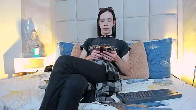 Hecatee 77 online show from 10-13-25, 07:37