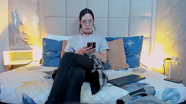 Hecatee 77 online show from 10-09-25, 07:58