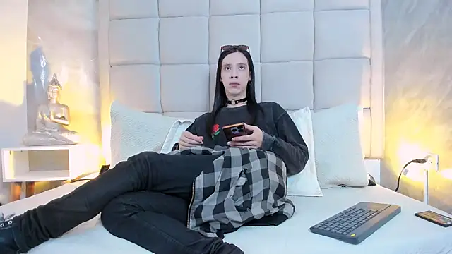 Hecatee 77 online show from 10-19-25, 07:49