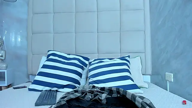 Hecatee 77 online show from 03-02-26, 07:43