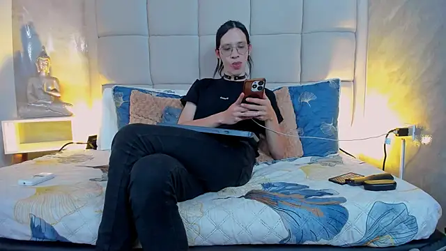 Hecatee 77 online show from 10-11-25, 07:48