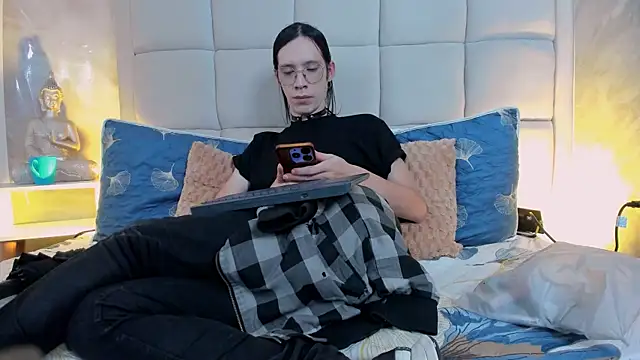 Hecatee 77 online show from 10-16-25, 07:55