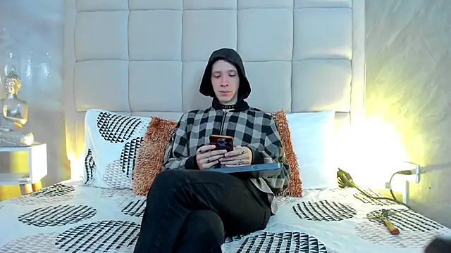 Hecatee 77 online show from 02-23-26, 07:47