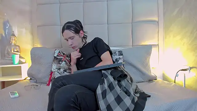 Hecatee 77 online show from 10-31-25, 08:05