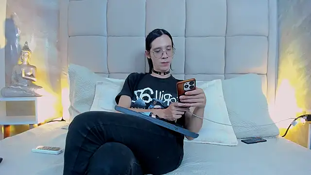 Hecatee 77 online show from 10-21-25, 07:46