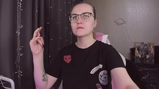 MissBrightShine online show from 12-20-25, 11:02