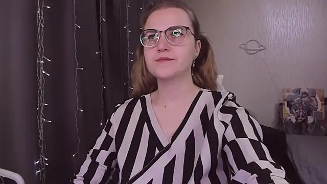 MissBrightShine online show from 11-04-25, 10:41