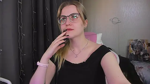 MissBrightShine online show from 04-21-26, 03:07