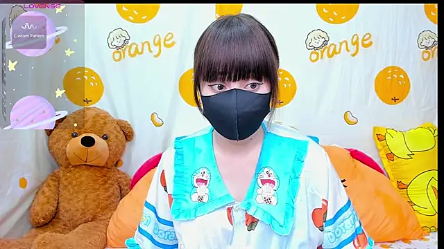 alonelove   online show from 10-18-25, 02:24