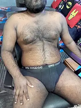 Rayansmith  online show from 12-21-25, 04:03