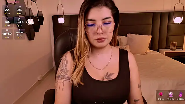 Snapshot of LisaMonroe_ chatting on 10-01-25, 07:51 LisaMonroe online show from 10-01-25, 07:51