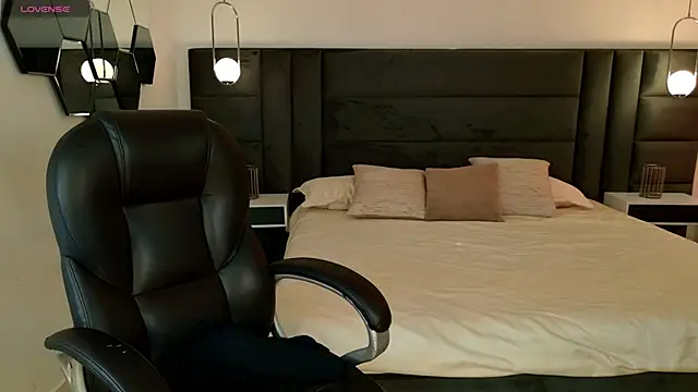 LisaMonroe  online show from 03-21-26, 08:35