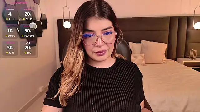 Snapshot of LisaMonroe_ chatting on 09-29-25, 08:14 LisaMonroe online show from 09-29-25, 08:14