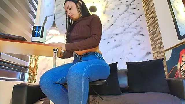 Sophie LittleS online show from 12-18-25, 01:37